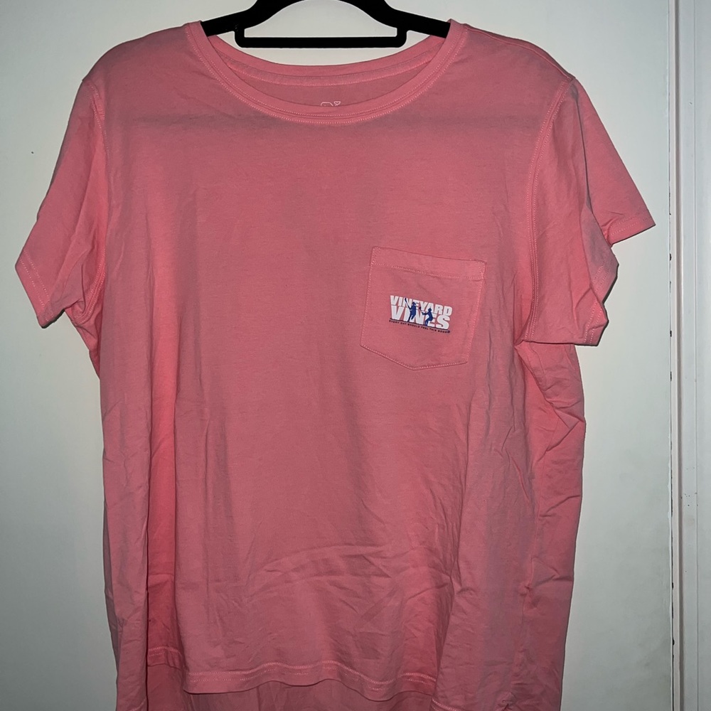 Vineyard Vines tshirt
